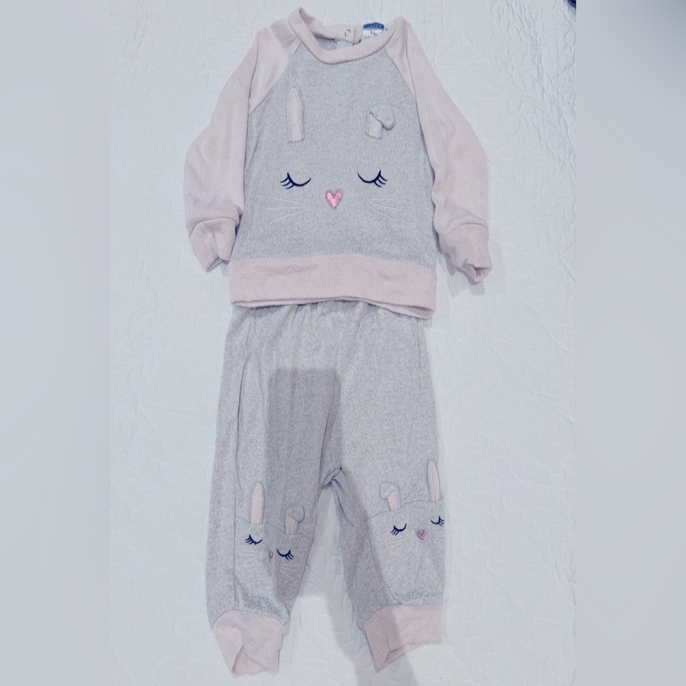 6-9 month Robeez matching set